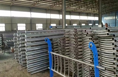 桥梁护栏类型解析 如何选择口碑好的金属防撞设施？