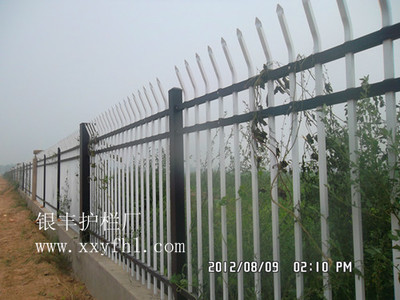 河南护栏厂 匠心组装金属栅栏，筑牢楼梯与阳台安全防线